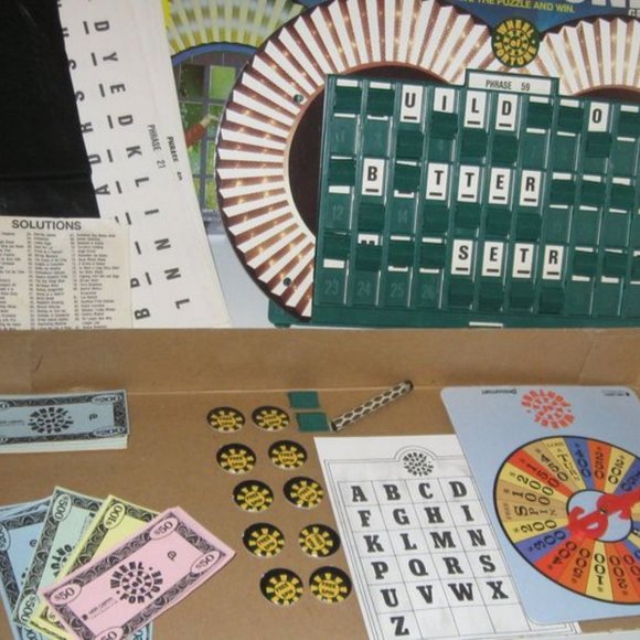 3rd Edition Wheel of Fortune Board Game Complete! - Picture 3 of 4